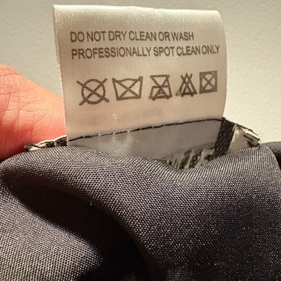 Elegant Black Beaded sparkly Women's formal wear - Picture 8 of 9